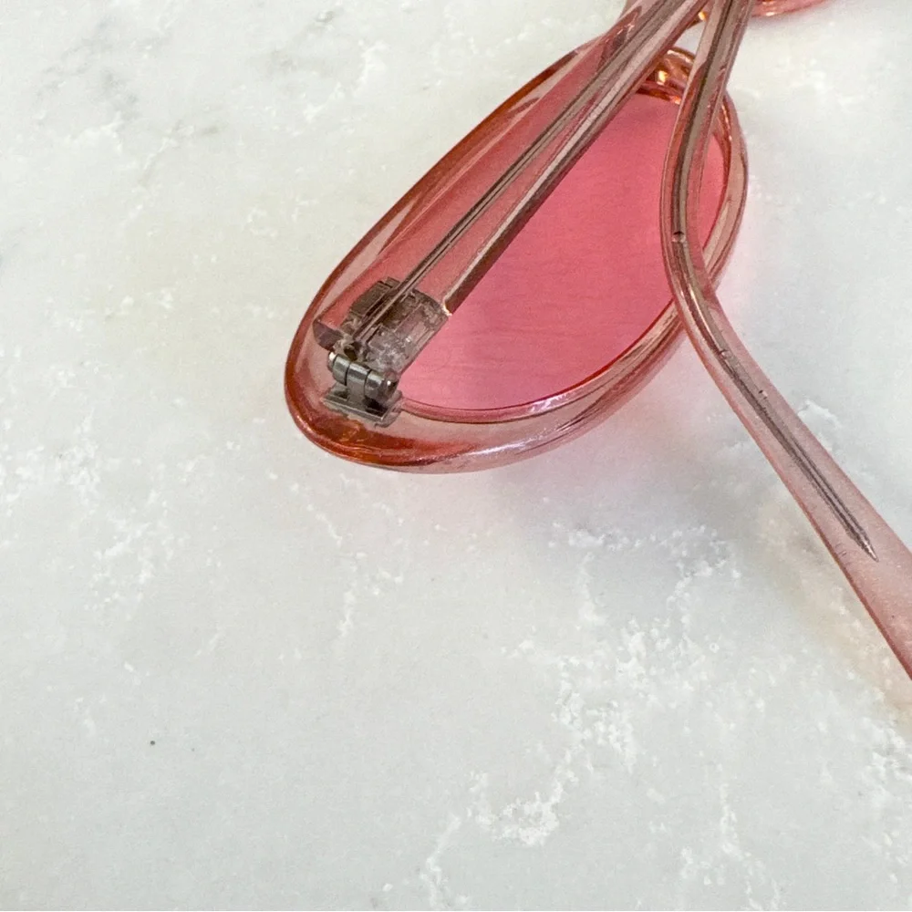 Cute Y2K Pink Oval Sunglasses - Picture 4 of 6